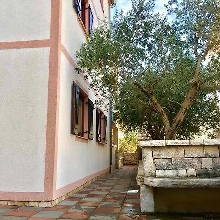 Wunderschoenes In Mit Balkon Apartment