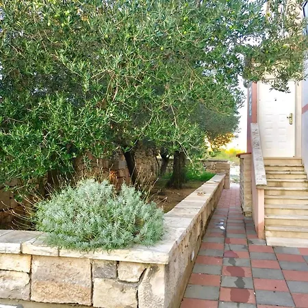 Wunderschoenes In Mit Balkon Maslenica
