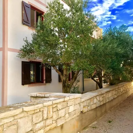 Apartment Wunderschoenes In Mit Balkon