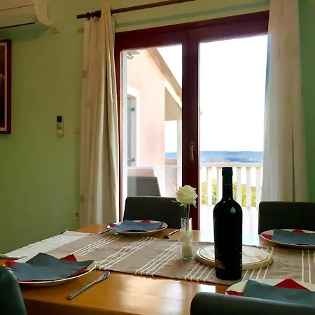 Wunderschoenes In Mit Balkon * Maslenica