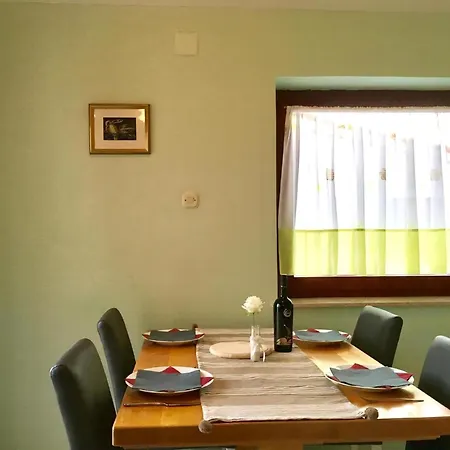 Apartment Wunderschoenes In Mit Balkon